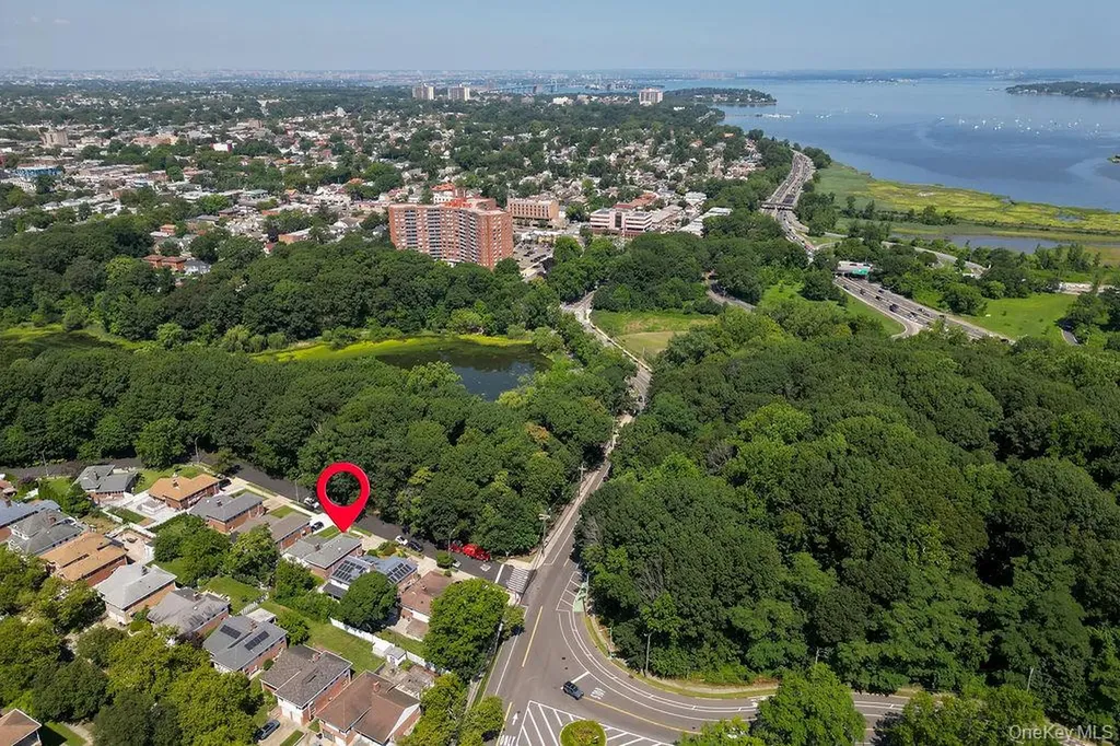 222-60 Birmington Parkway Bayside NY 11364
