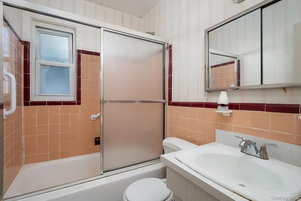 12 Westbury Avenue Plainview NY 11803