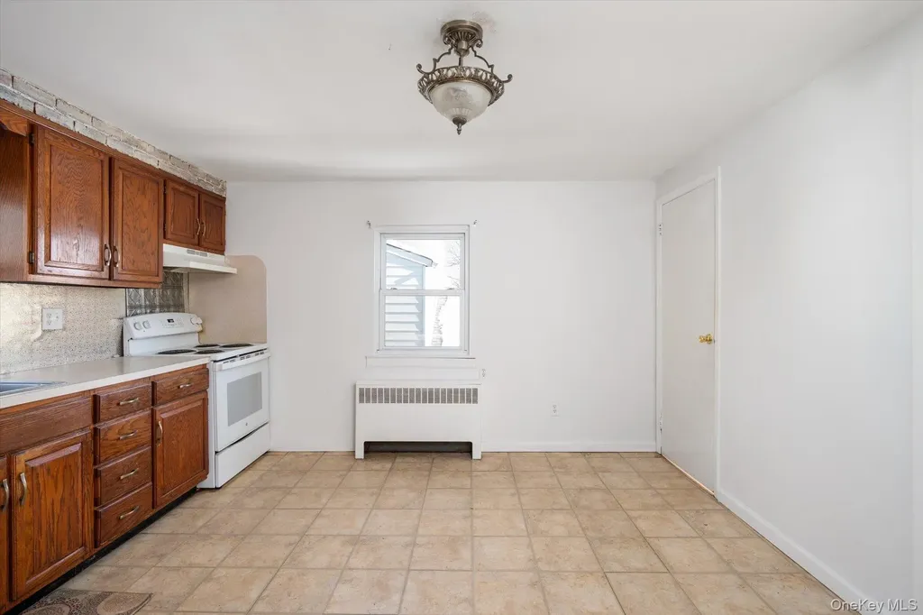12 Westbury Avenue Plainview NY 11803