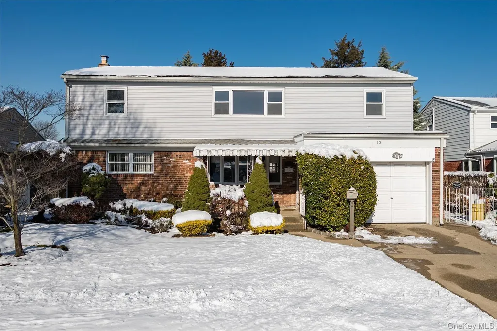 12 Westbury Avenue Plainview NY 11803