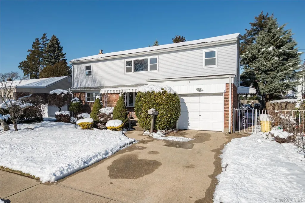 12 Westbury Avenue Plainview NY 11803