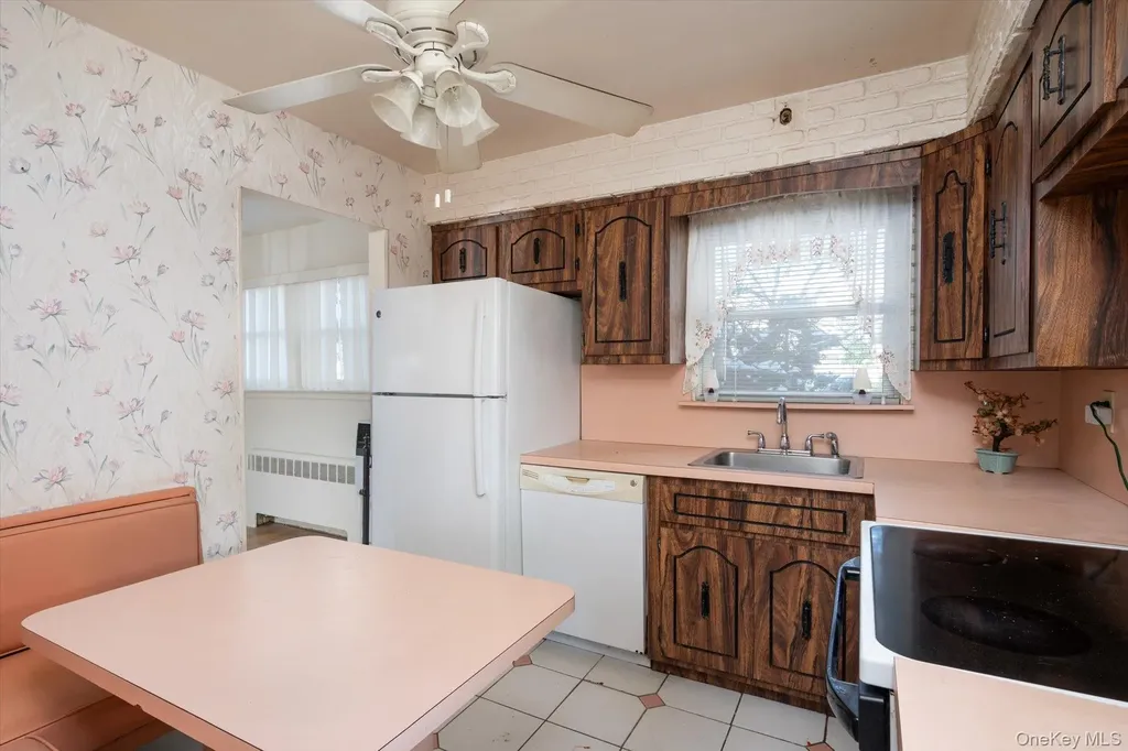 12 Westbury Avenue Plainview NY 11803