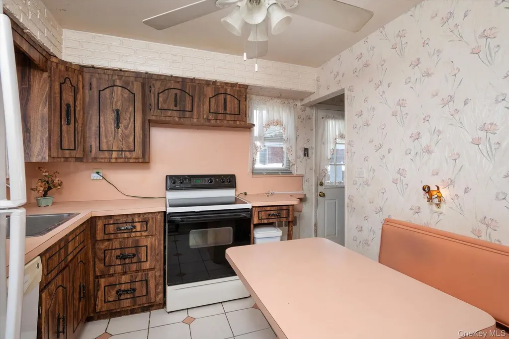 12 Westbury Avenue Plainview NY 11803