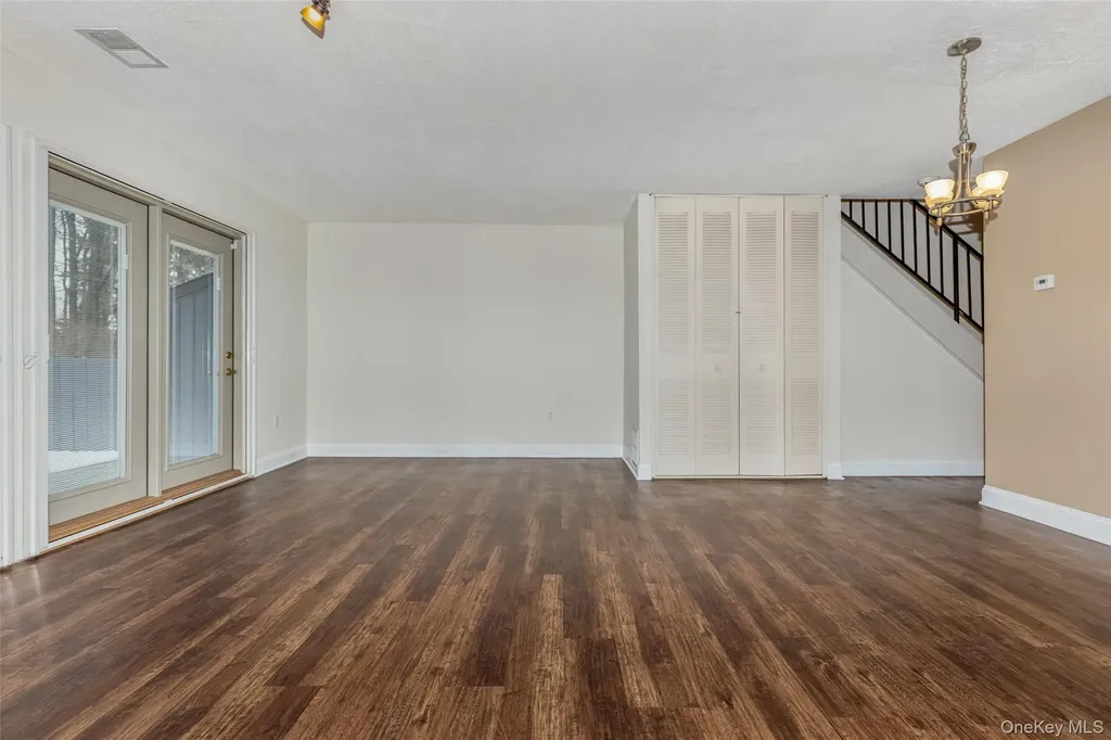 1907 Magnolia Walk Poughkeepsie NY 12603