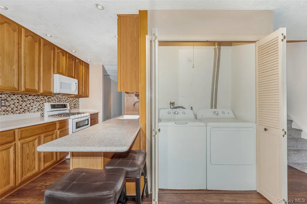 1907 Magnolia Walk Poughkeepsie NY 12603