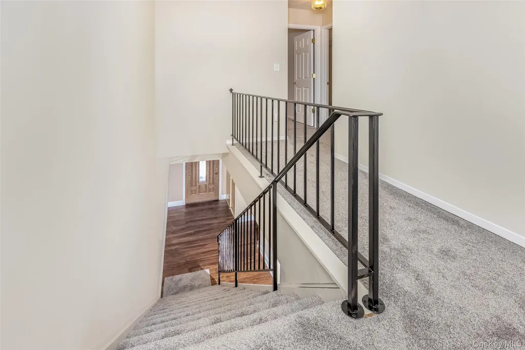 1907 Magnolia Walk Poughkeepsie NY 12603