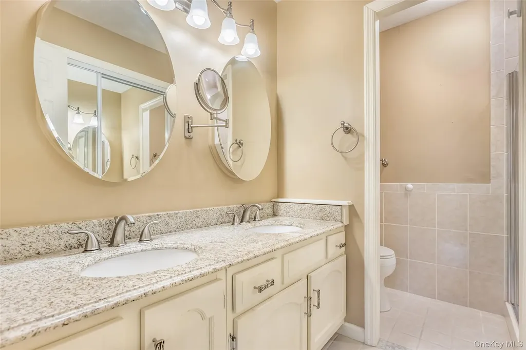 1907 Magnolia Walk Poughkeepsie NY 12603