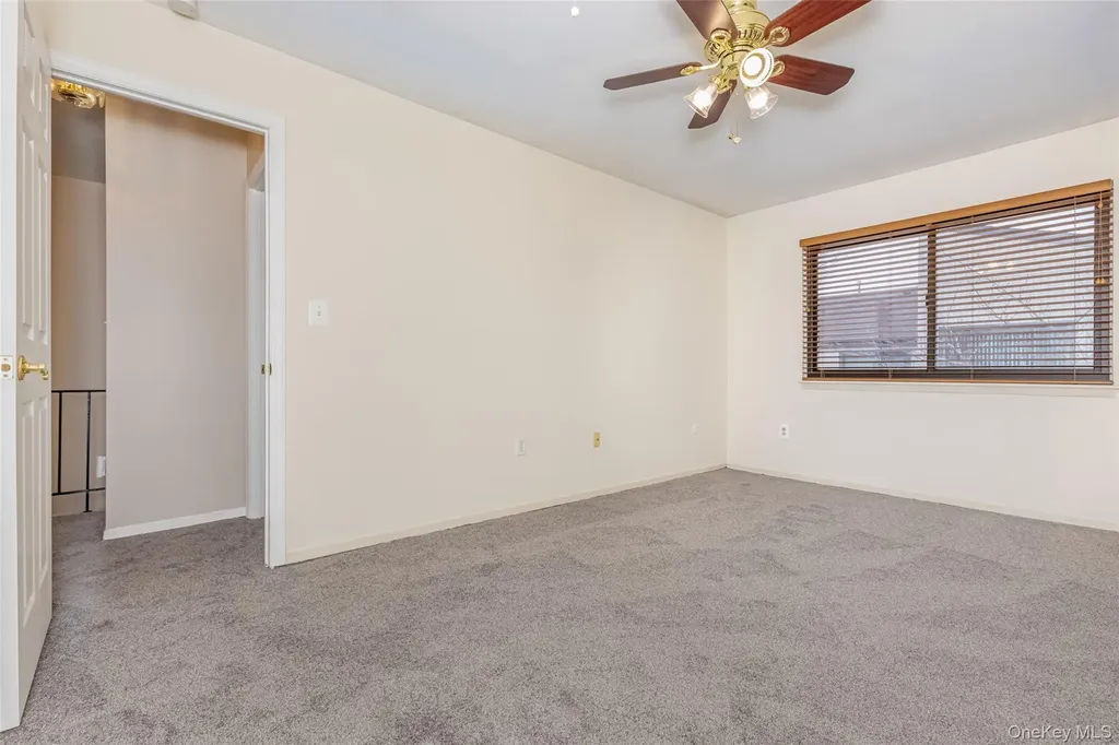 1907 Magnolia Walk Poughkeepsie NY 12603