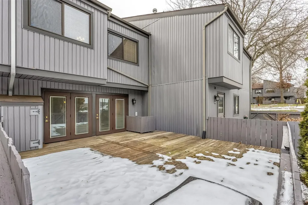 1907 Magnolia Walk Poughkeepsie NY 12603