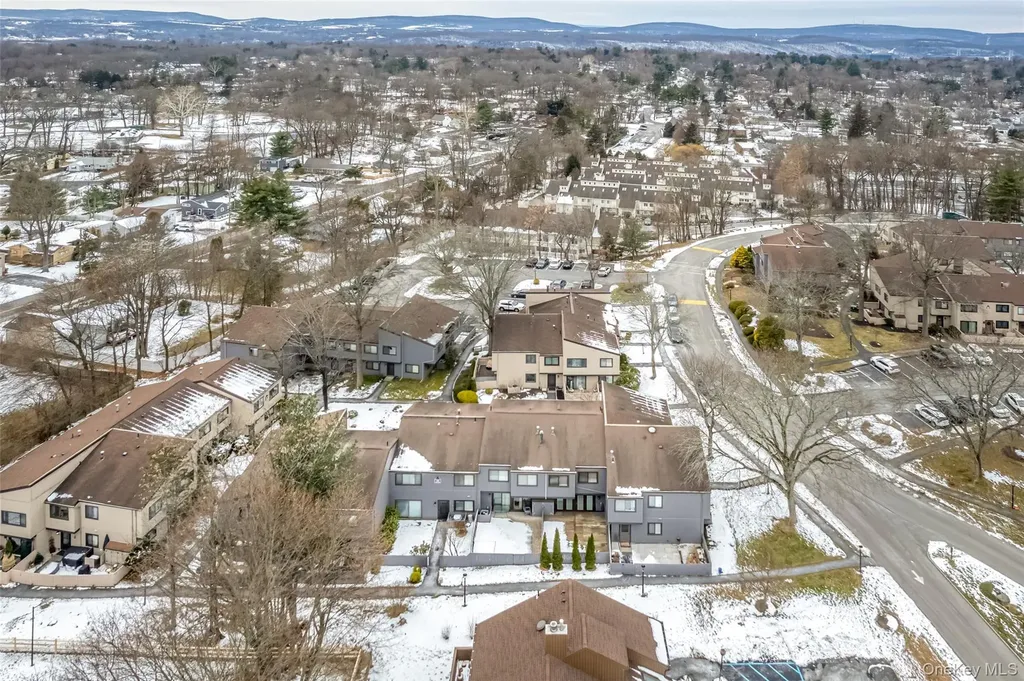 1907 Magnolia Walk Poughkeepsie NY 12603