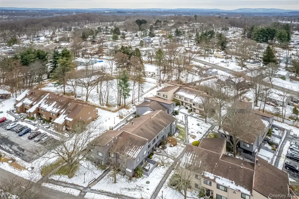 1907 Magnolia Walk Poughkeepsie NY 12603