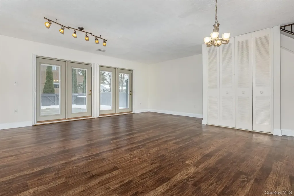 1907 Magnolia Walk Poughkeepsie NY 12603