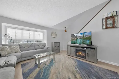 118 Elmcrest Drive Fishkill NY 12524