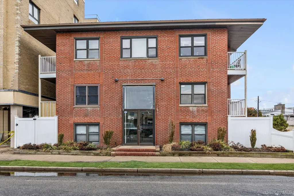 475 W Broadway Long Beach NY 11561