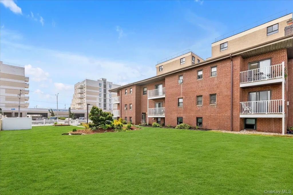 475 W Broadway Long Beach NY 11561