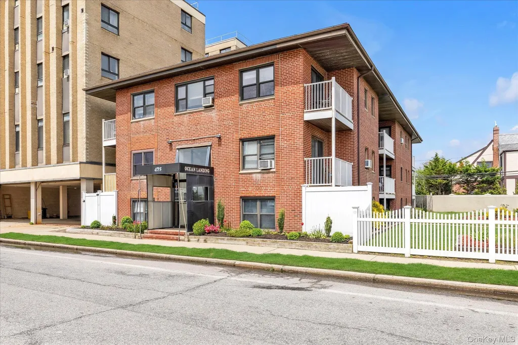 475 W Broadway Long Beach NY 11561