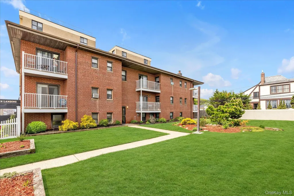 475 W Broadway Long Beach NY 11561