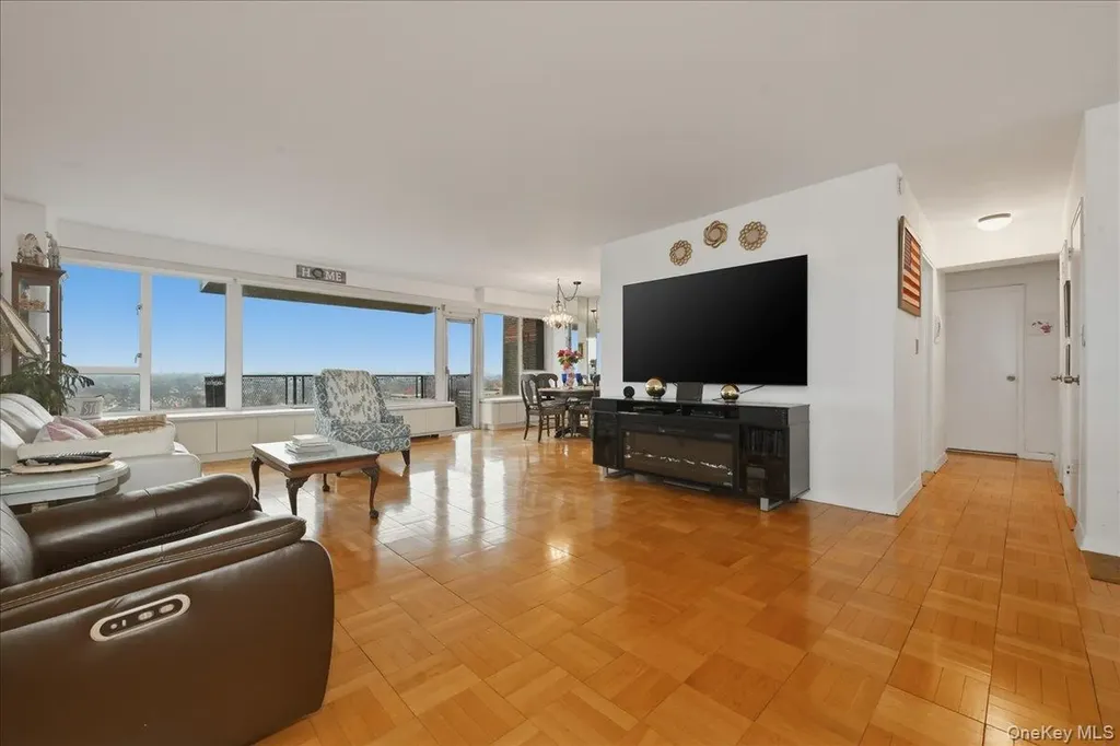 166-25 Powells Cove Boulevard Beechhurst NY 11357