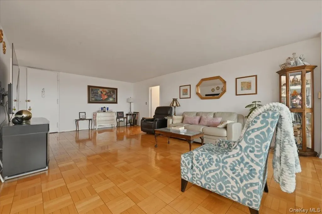 166-25 Powells Cove Boulevard Beechhurst NY 11357