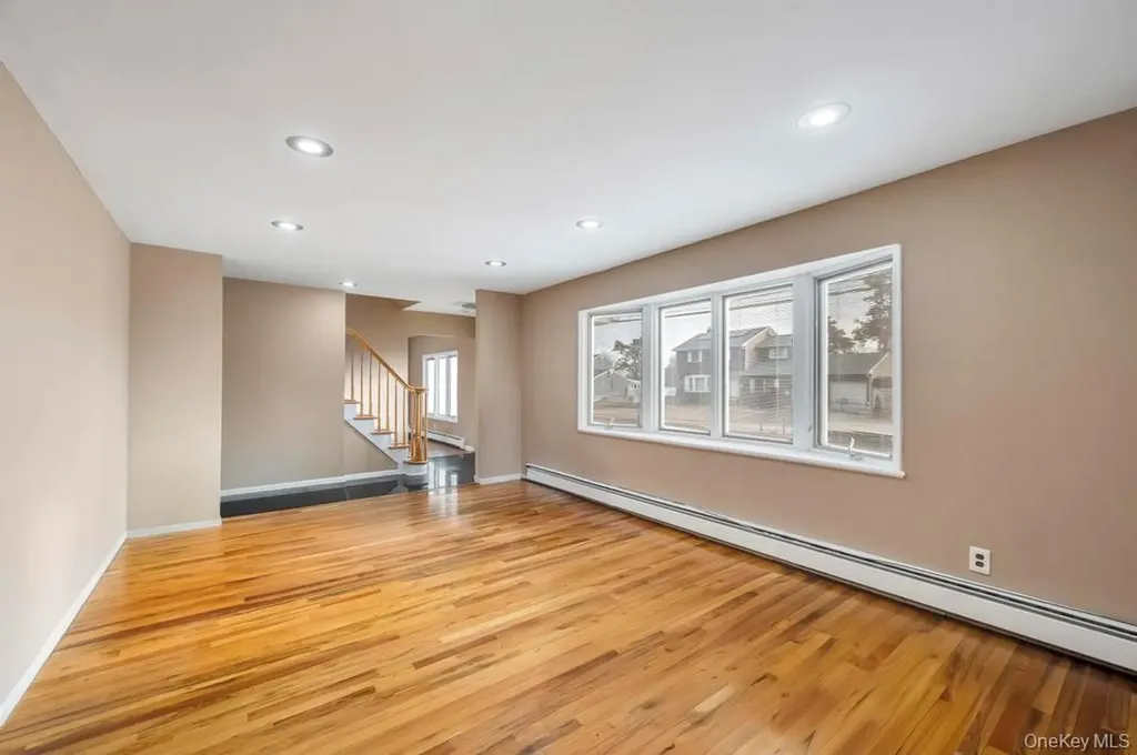 7 Carto Circle Deer Park NY 11729