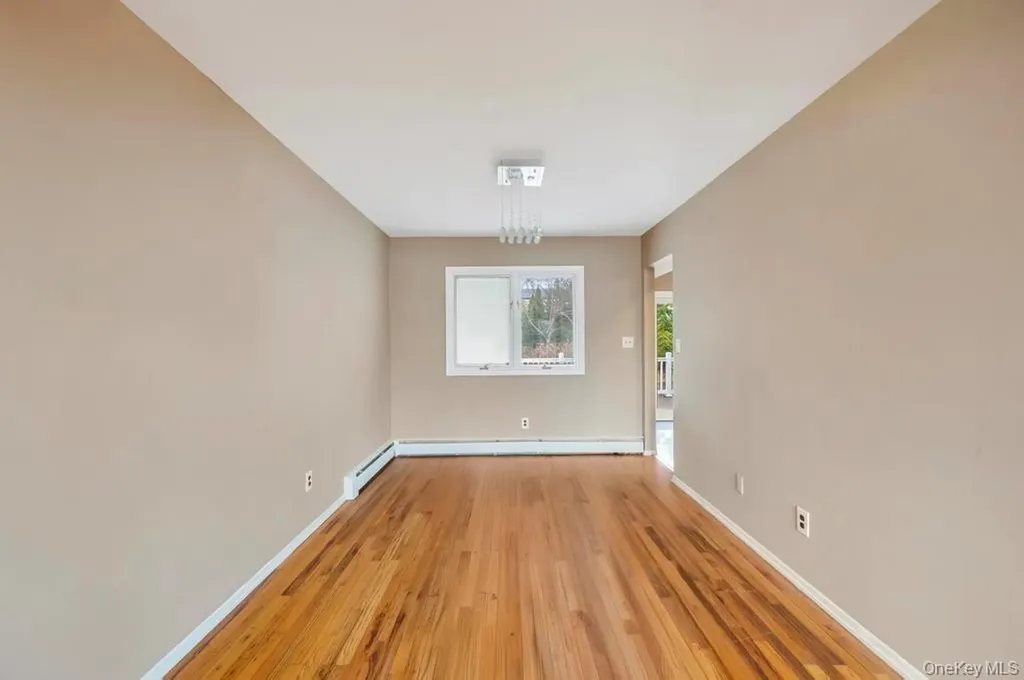 7 Carto Circle Deer Park NY 11729