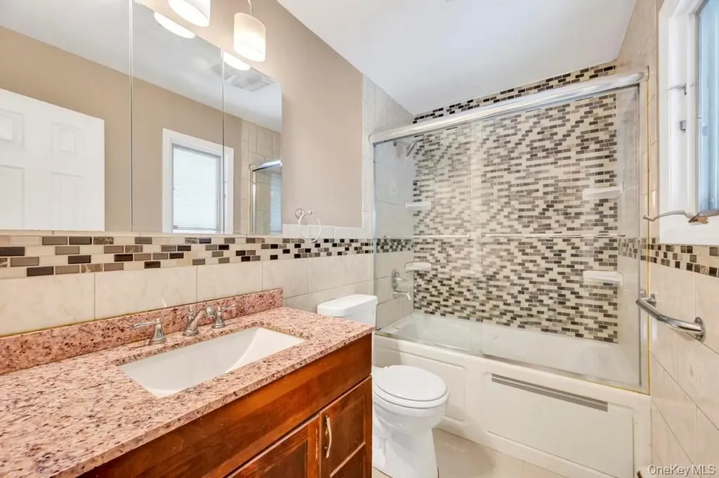 7 Carto Circle Deer Park NY 11729