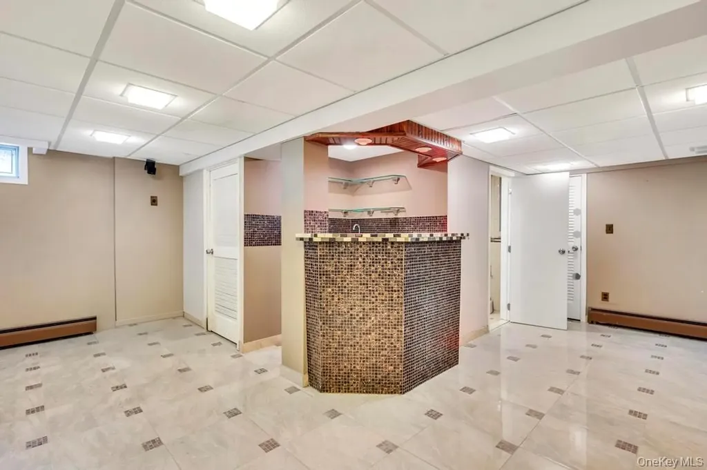 7 Carto Circle Deer Park NY 11729