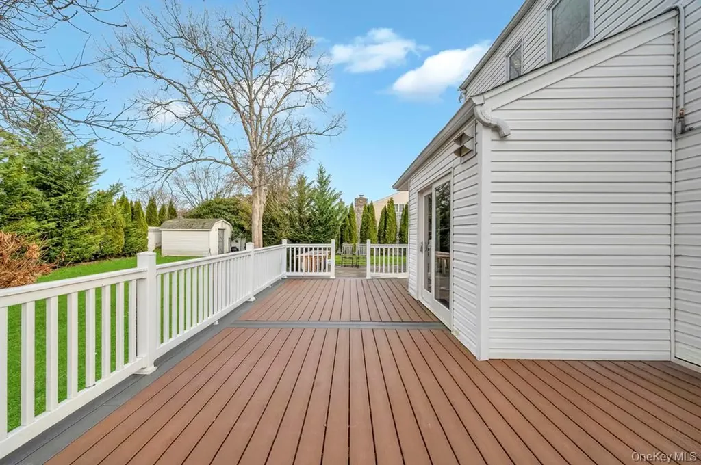 7 Carto Circle Deer Park NY 11729