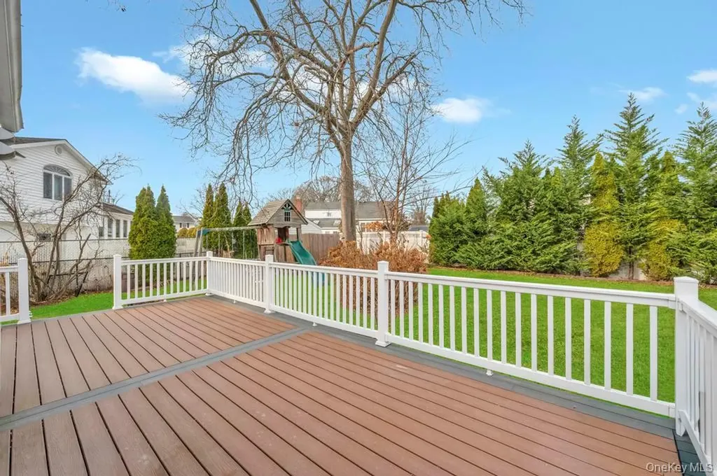 7 Carto Circle Deer Park NY 11729