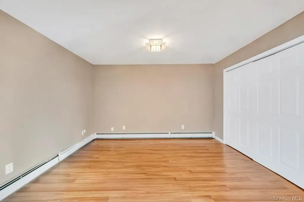 7 Carto Circle Deer Park NY 11729