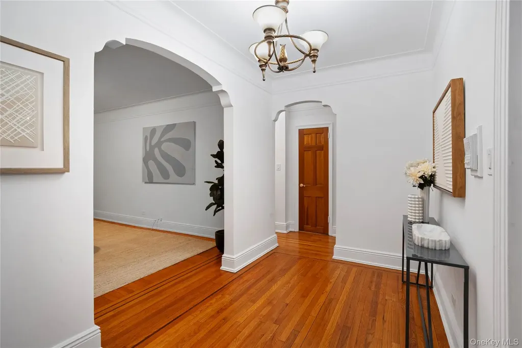 11021 73rd Road Forest Hills NY 11375