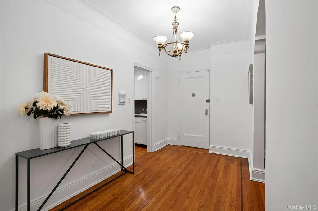 11021 73rd Road Forest Hills NY 11375