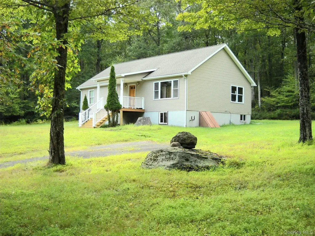 76 Wynkoop Drive Kerhonkson NY 12446