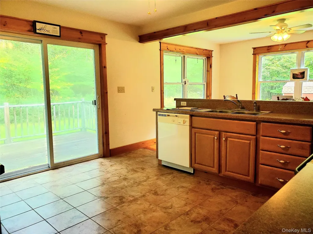 76 Wynkoop Drive Kerhonkson NY 12446