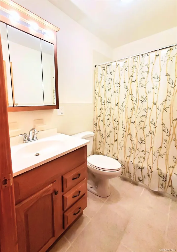 76 Wynkoop Drive Kerhonkson NY 12446