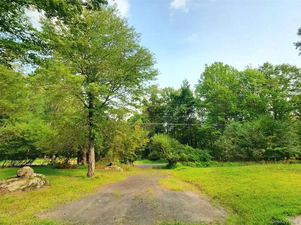 76 Wynkoop Drive Kerhonkson NY 12446