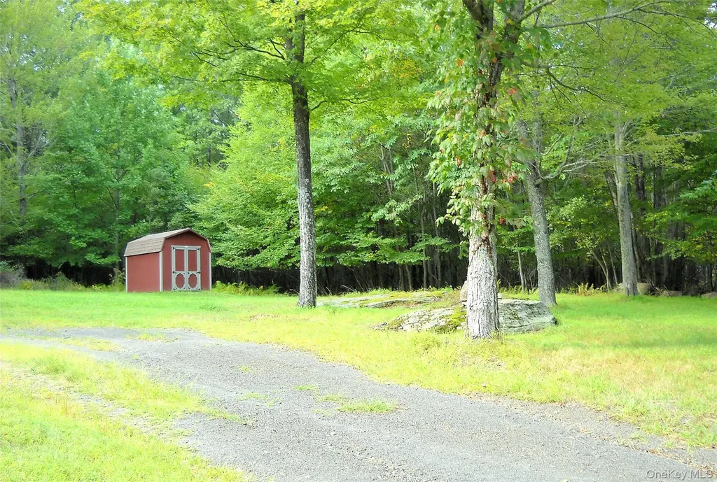 76 Wynkoop Drive Kerhonkson NY 12446
