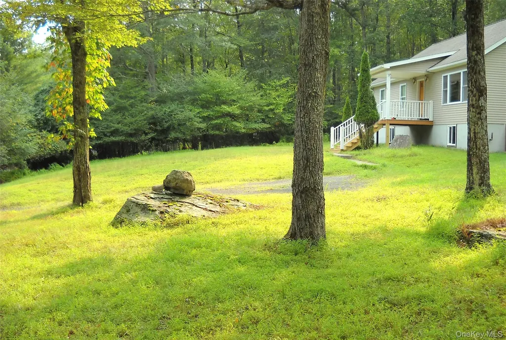 76 Wynkoop Drive Kerhonkson NY 12446