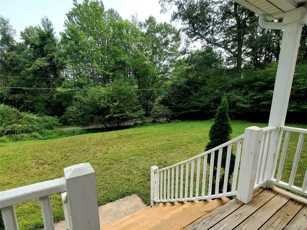 76 Wynkoop Drive Kerhonkson NY 12446