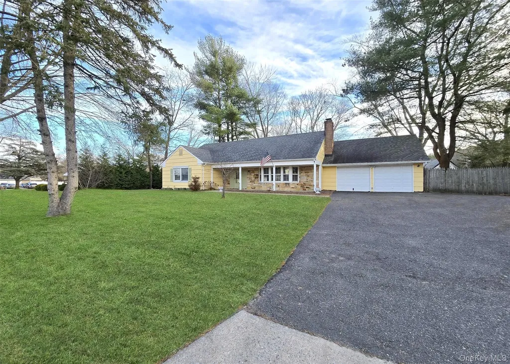 652 Hawkins Road E Coram NY 11727