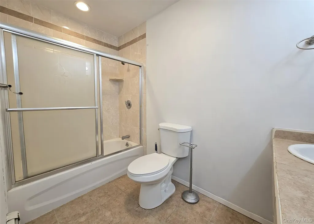 652 Hawkins Road E Coram NY 11727