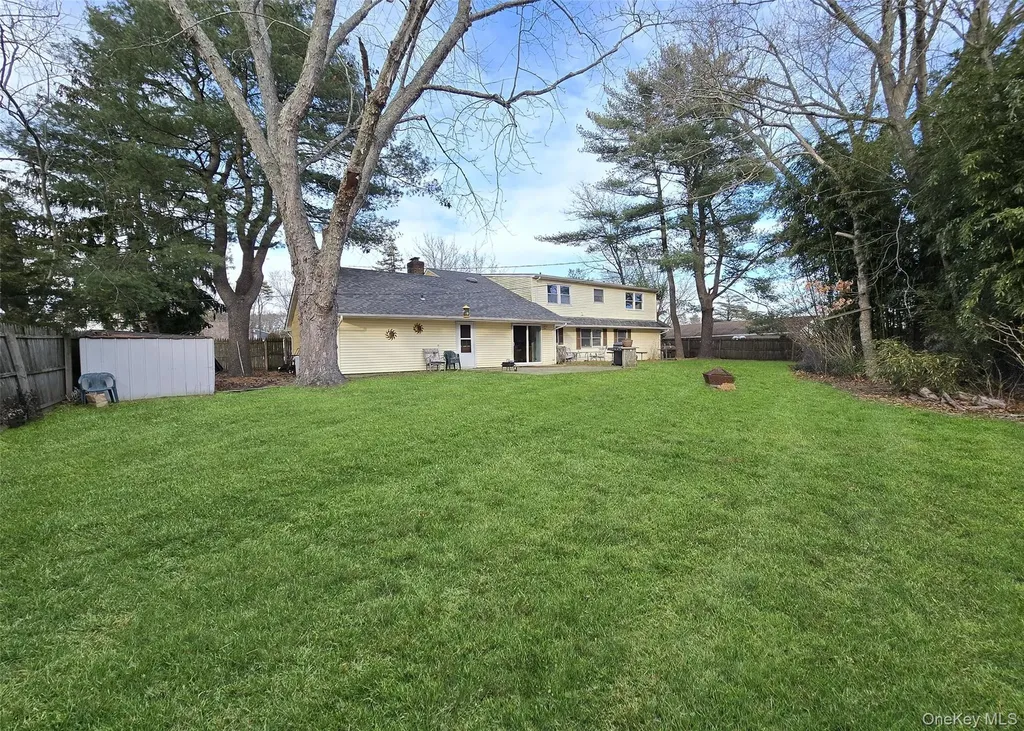 652 Hawkins Road E Coram NY 11727