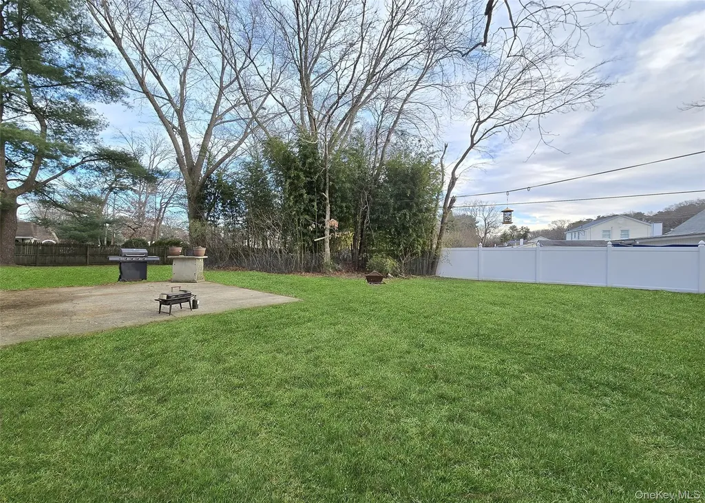 652 Hawkins Road E Coram NY 11727