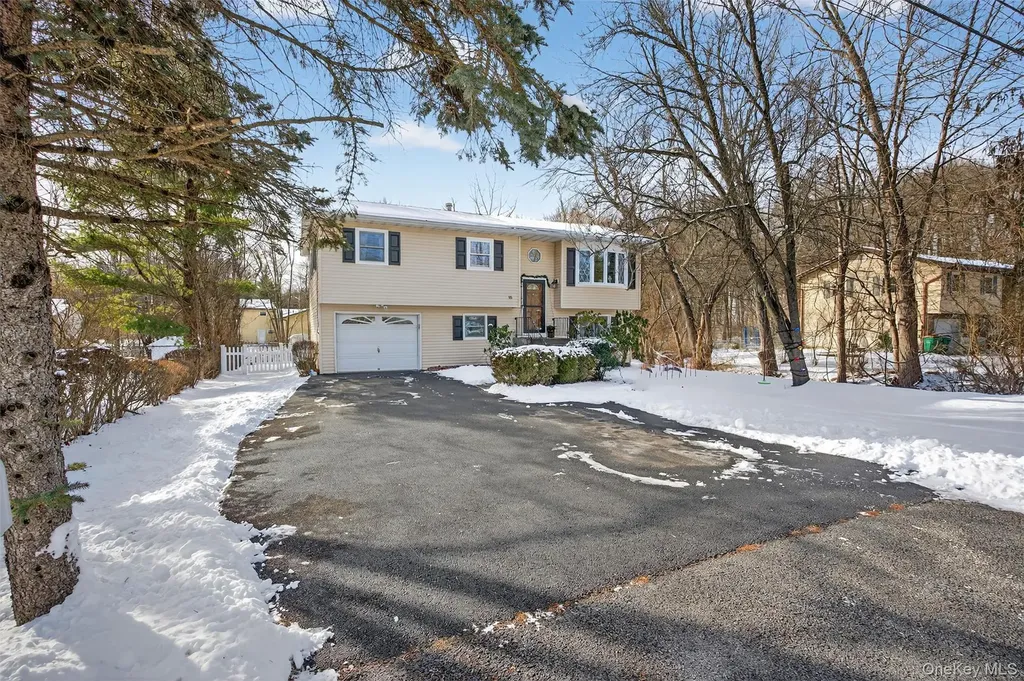 95 Sutton Park Road Poughkeepsie NY 12603