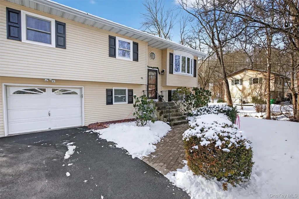 95 Sutton Park Road Poughkeepsie NY 12603