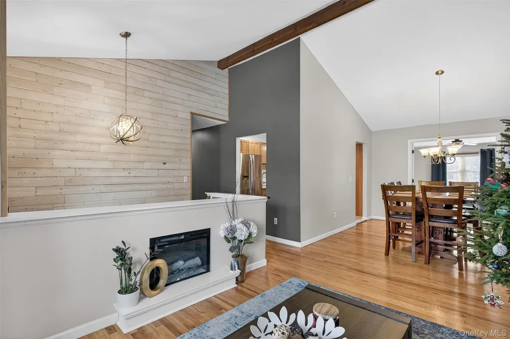95 Sutton Park Road Poughkeepsie NY 12603