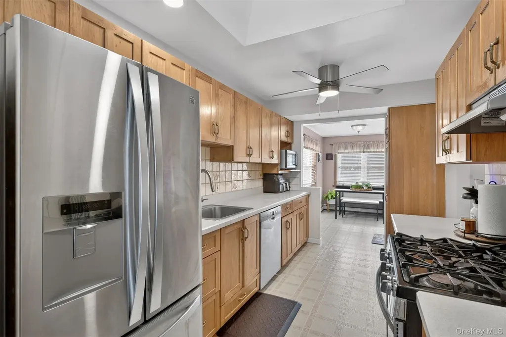 95 Sutton Park Road Poughkeepsie NY 12603