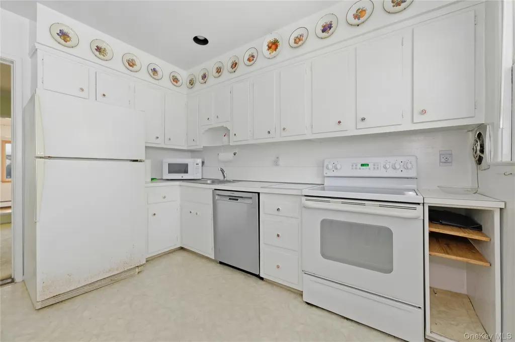 66 Woods Avenue Malverne NY 11565