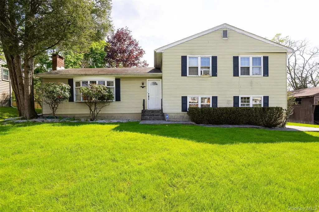 59 Carriage Hill Lane Poughkeepsie NY 12603