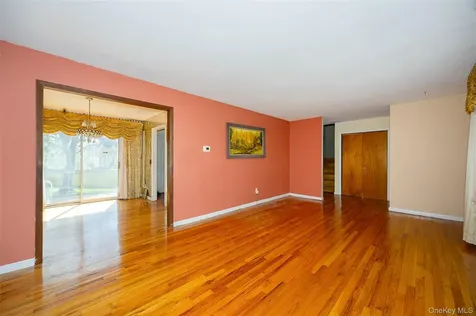 59 Carriage Hill Lane Poughkeepsie NY 12603